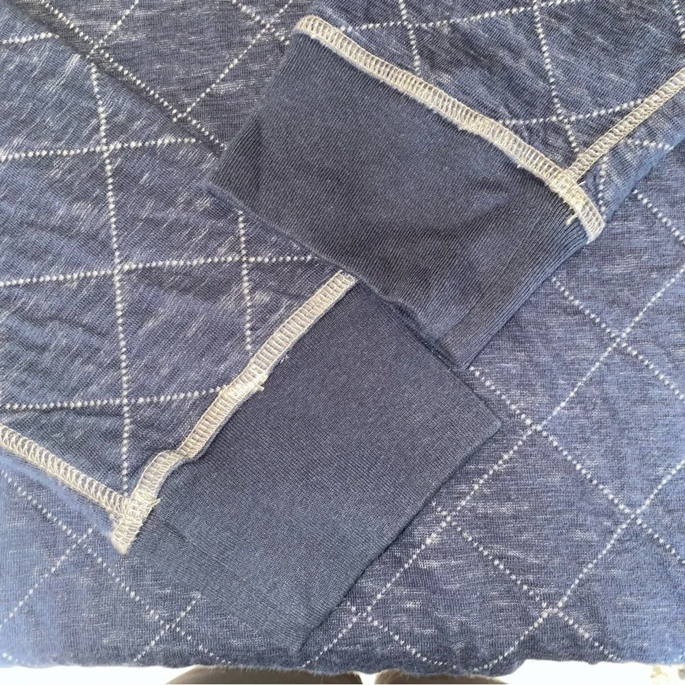 Bar III Men’s Lightweight Navy Blue Diamond Pattern V-Neck Sweater Size XL - Picture 6 of 6